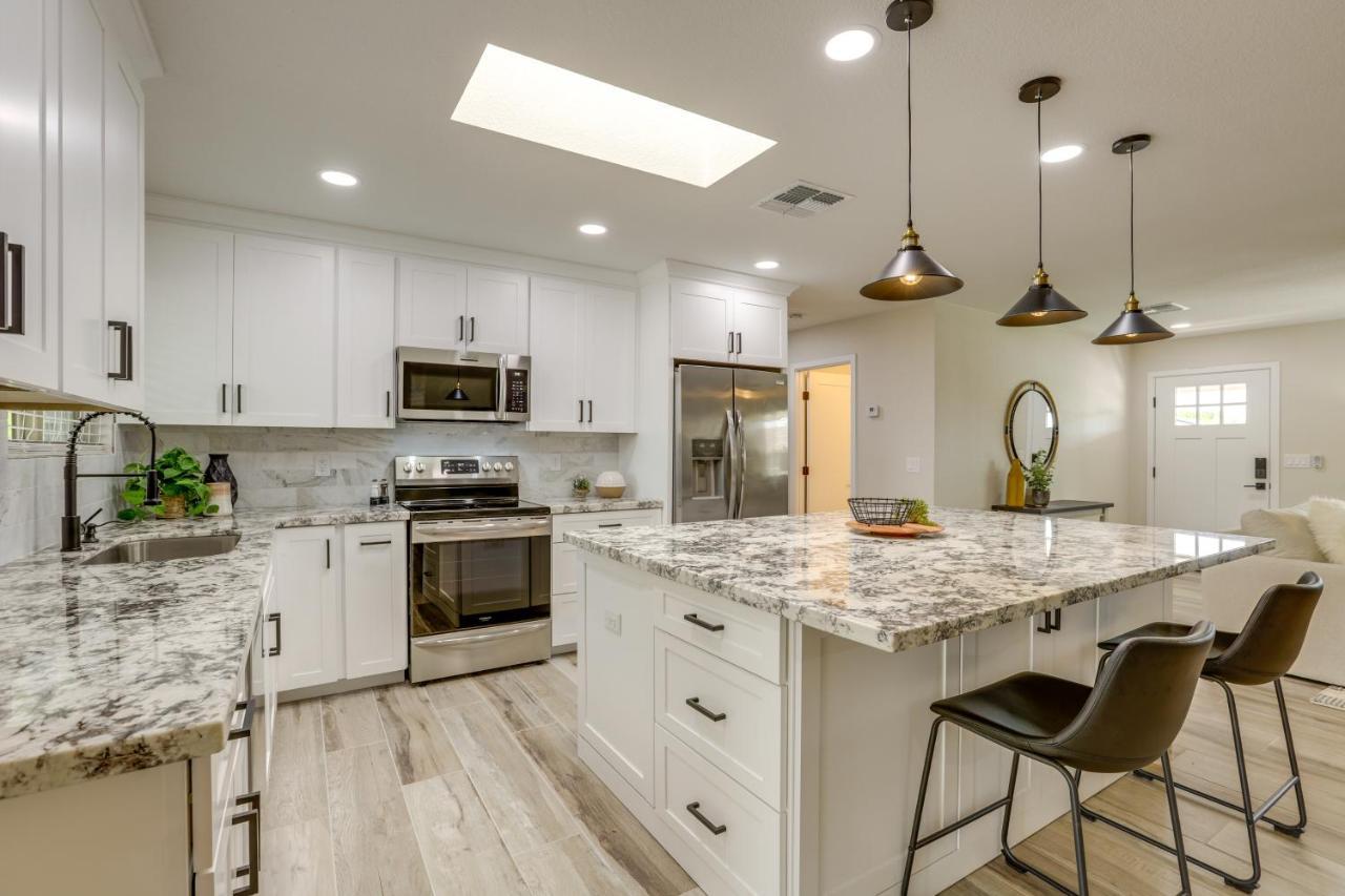 Sun City Retreat With Patio Near Golfing And Hiking! Bagian luar foto