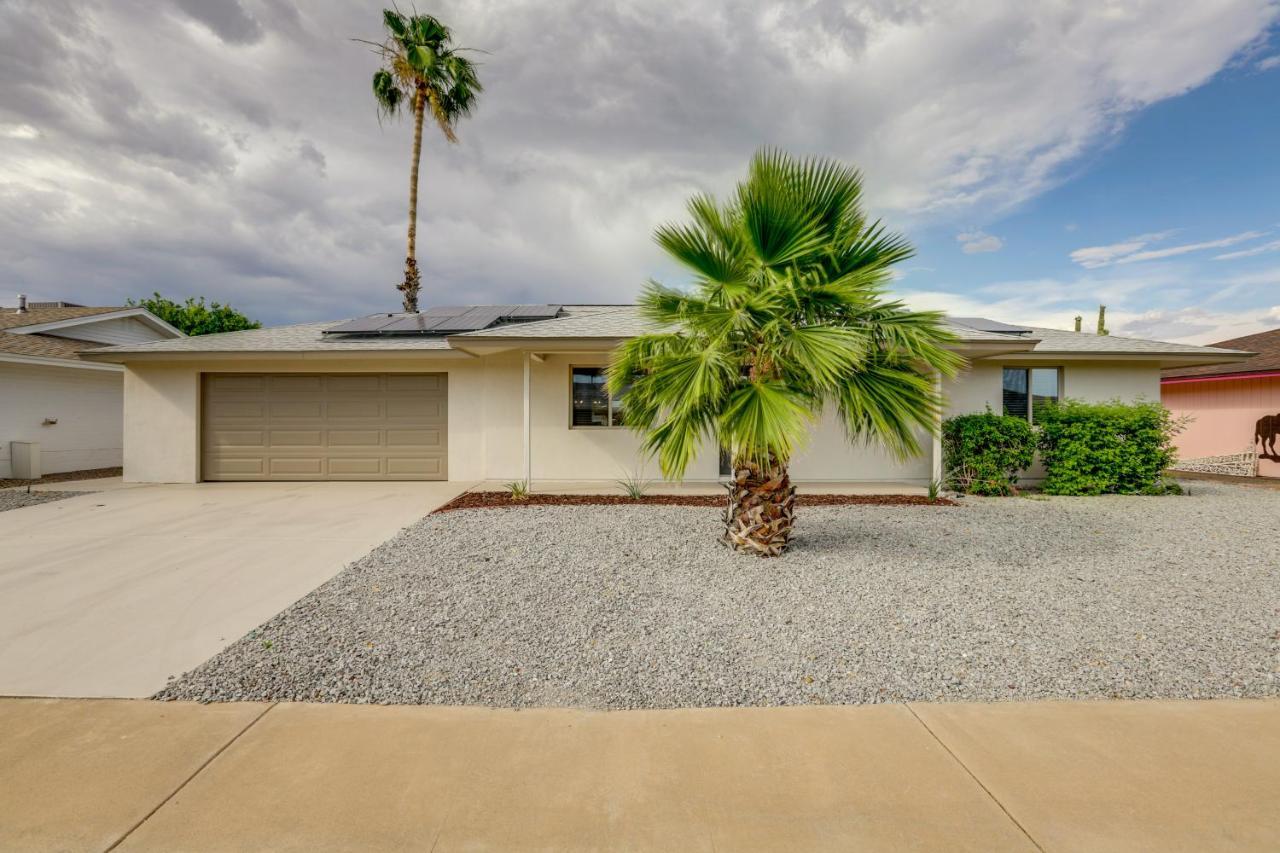 Sun City Retreat With Patio Near Golfing And Hiking! Bagian luar foto