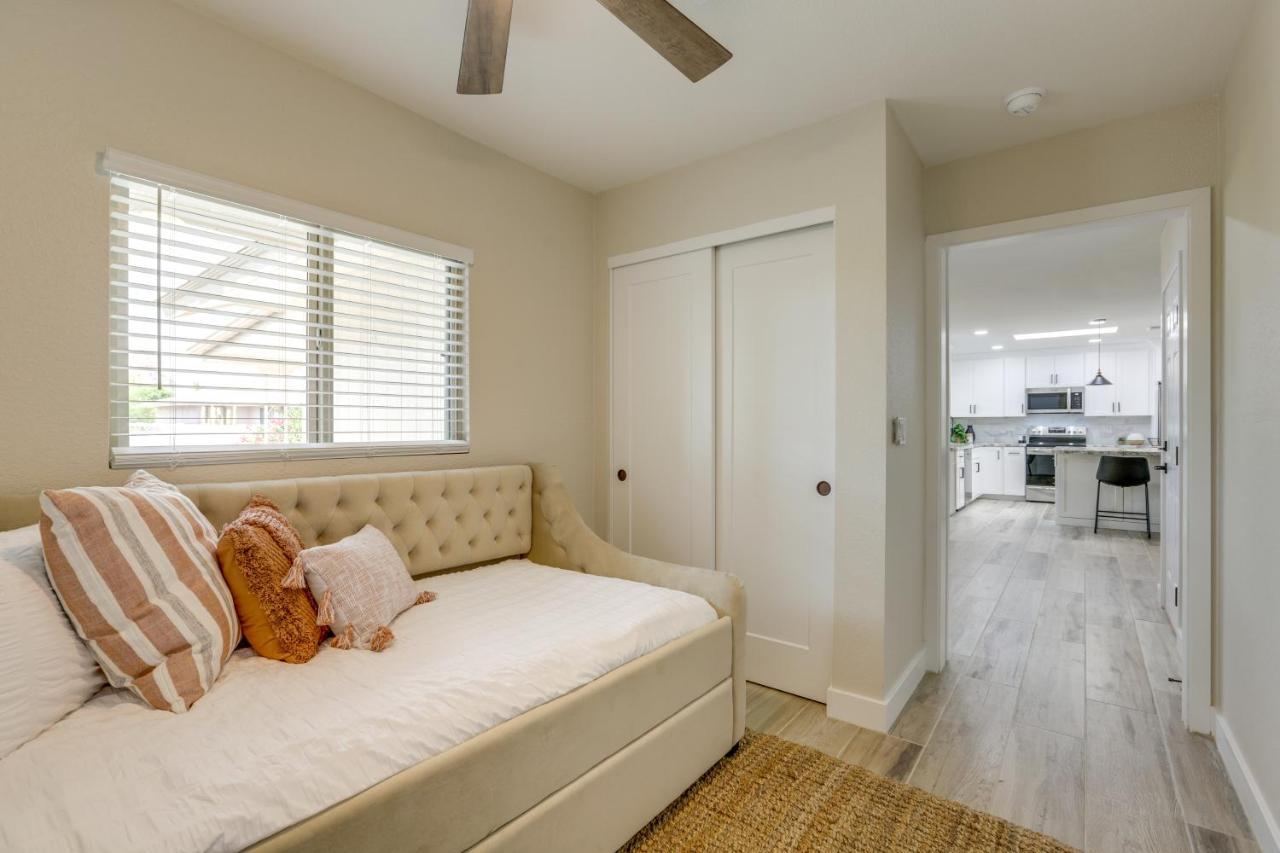 Sun City Retreat With Patio Near Golfing And Hiking! Bagian luar foto